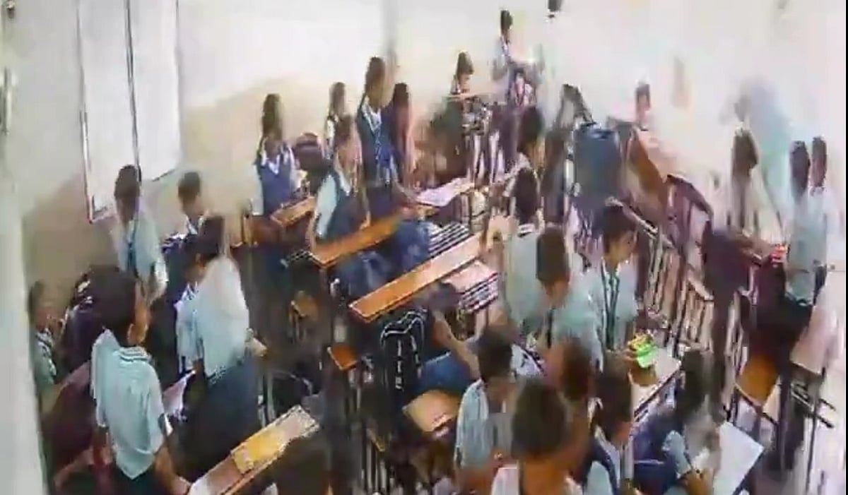 X : classroom wall collapsed in a school in Gujarat's Vadodara.